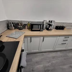 3 Bed House, Free Parking. Great For Work Crews - Sleep Rest Apartment